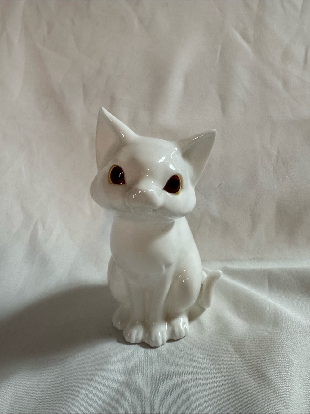 Royal Osborne Bone China White Cat Figurine TMR4389 Vintage